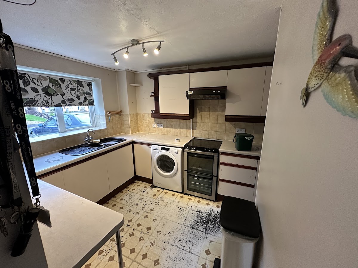 Kitchen refurbishment project by MJJ